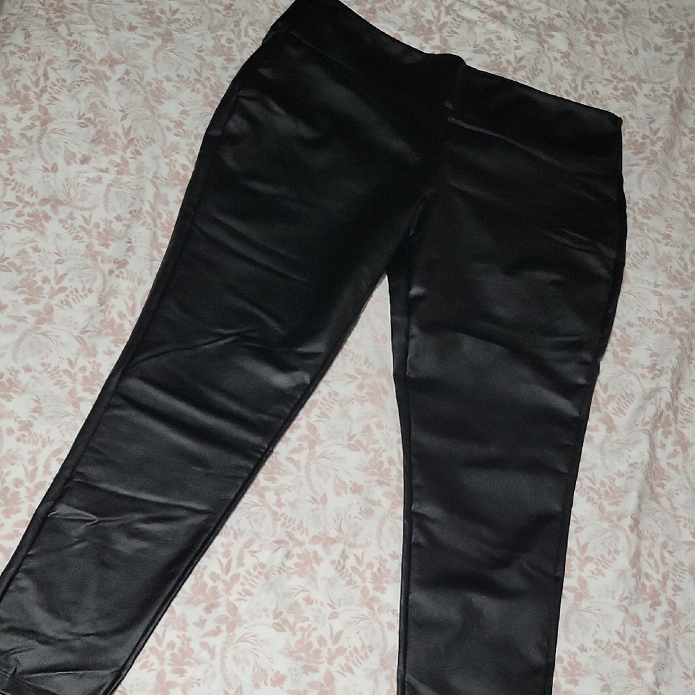 Kendall & Kylie Black Faux Leather Pants